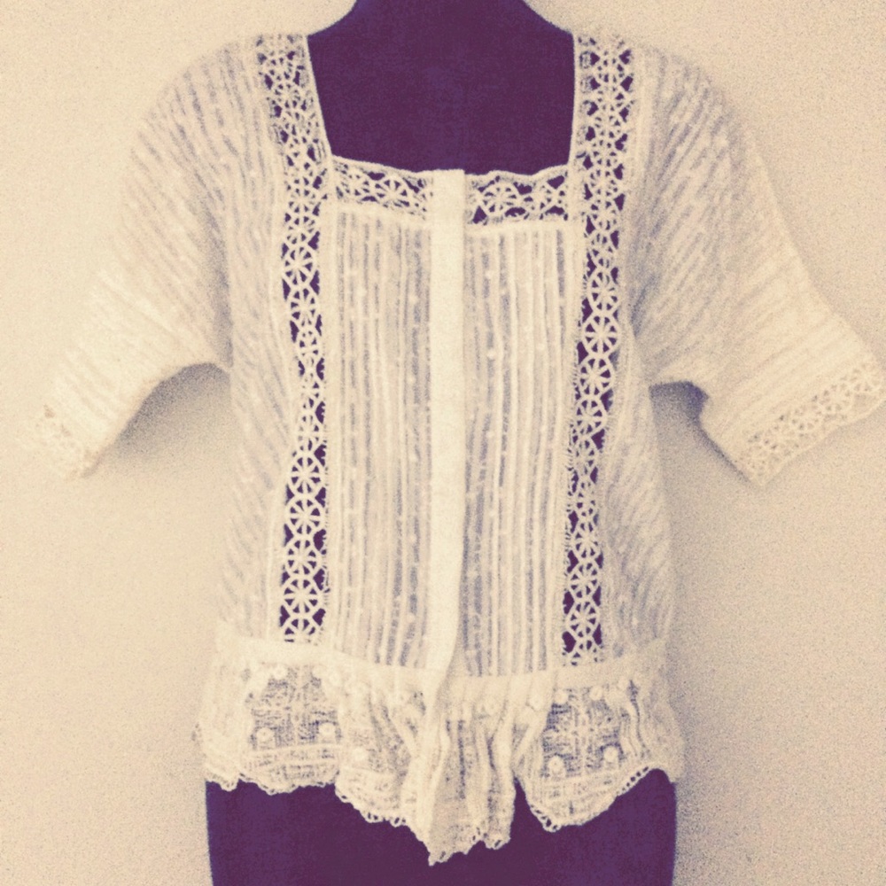 White lace design button up top